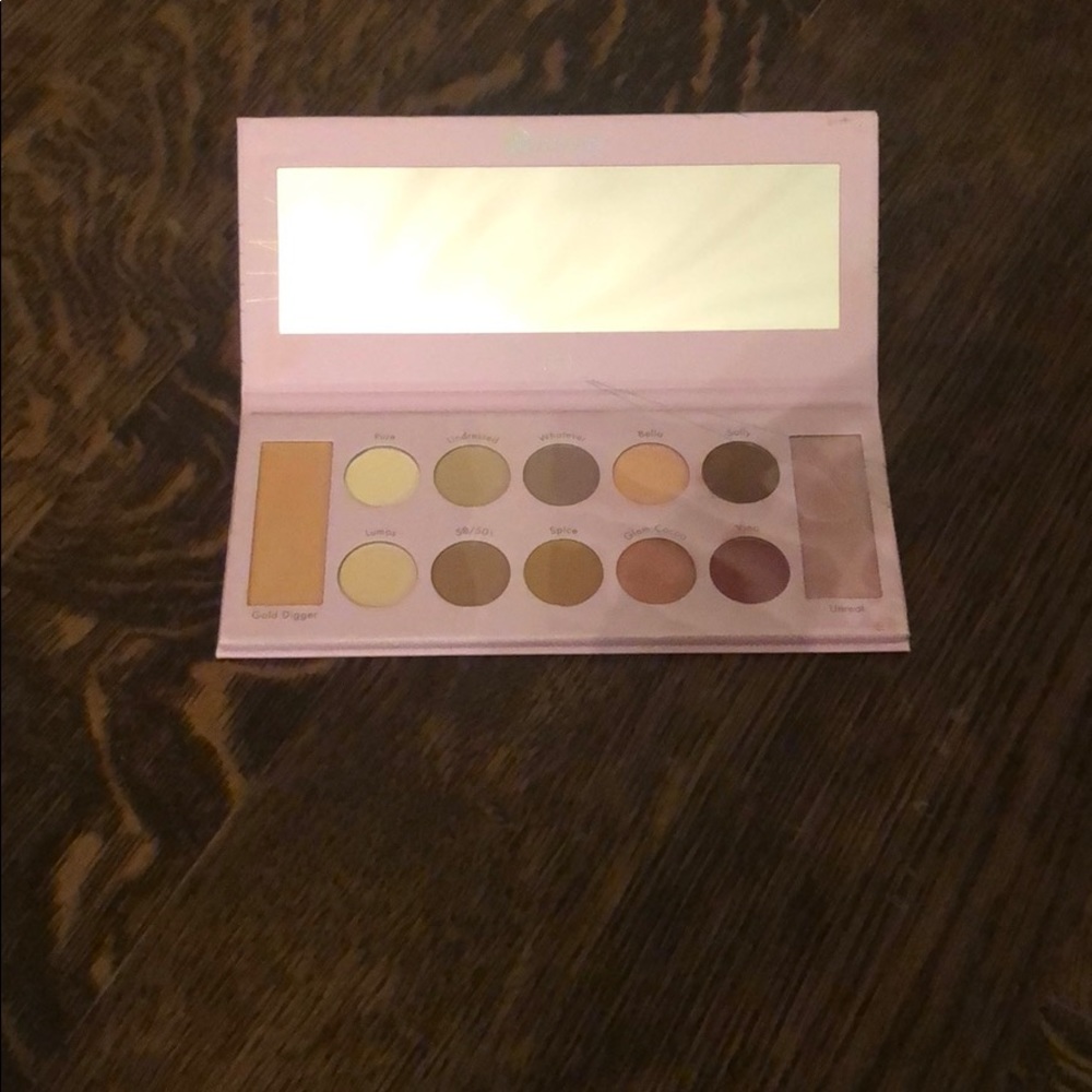 bh cosmetics eyeshadow pallet